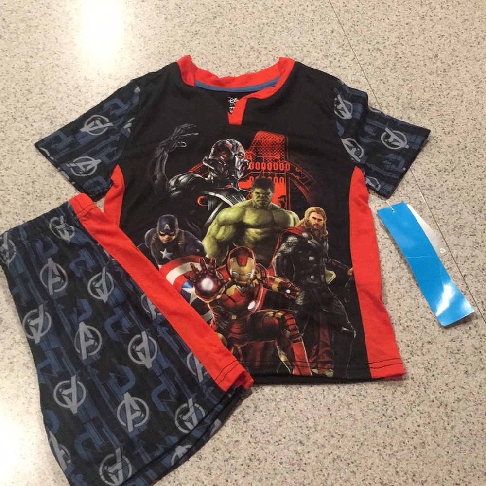 Disney Marvel Avengers shorts Pajamas size 4